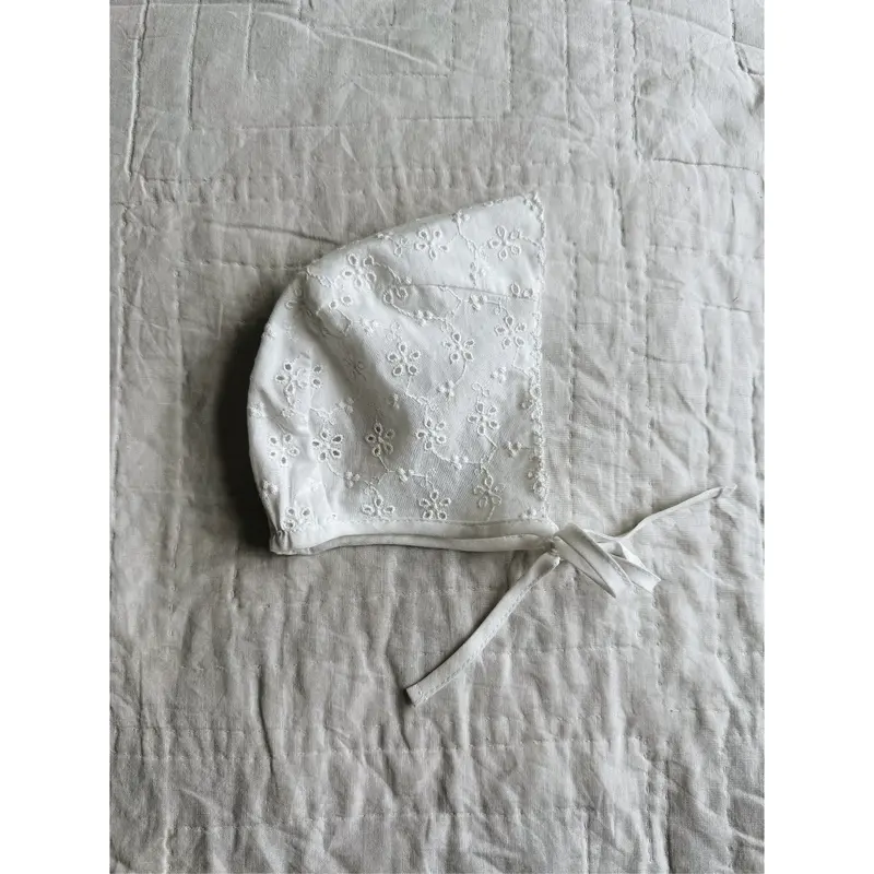 Lalaby Broderie Anglaise Linn Bonnet 2