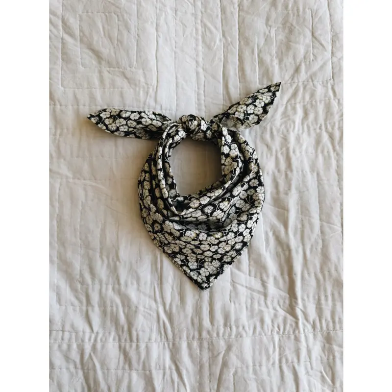 Lalaby Snowflower Vera Scarf 2