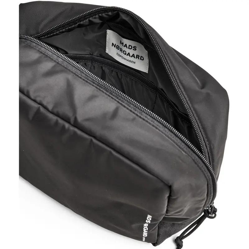 Mads Nørgaard Black Tian Travel Kit 2
