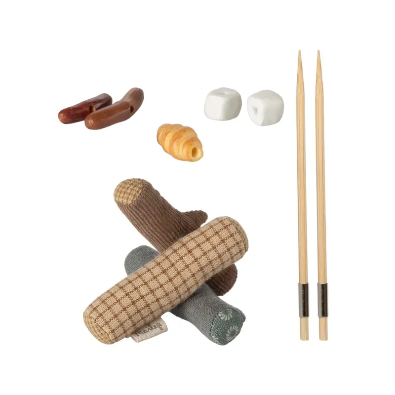 Maileg Campfire Set, Mouse 1