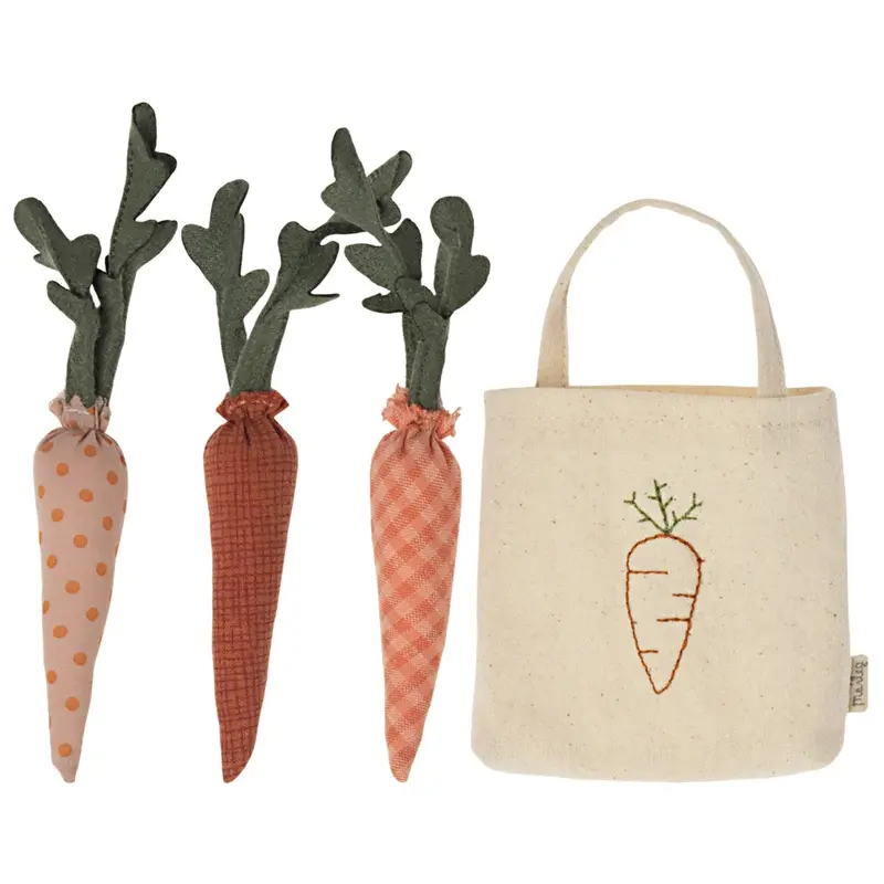 Maileg Carrots In Shopping Bags, Mini 1