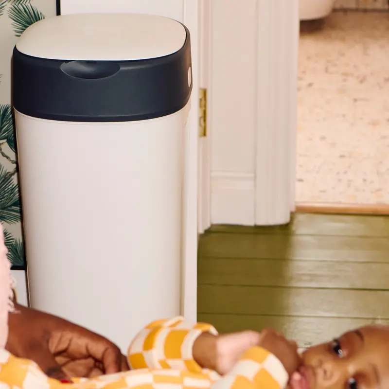 Tommee Tippee Twist & Click Sangenic Xl Nappy Bin, White 2