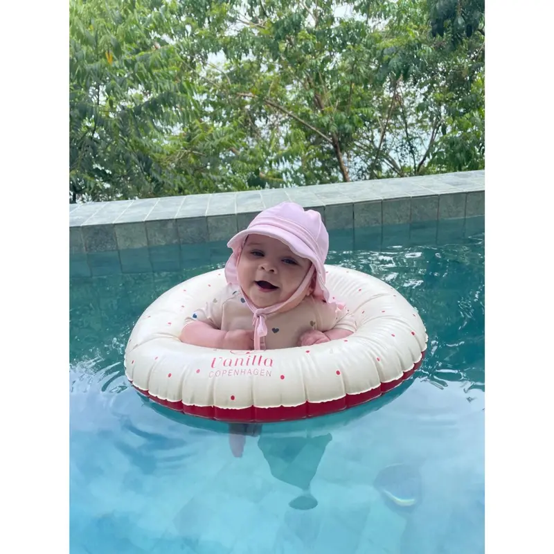 Vanilla Copenhagen Berry Dots Baby Float 2
