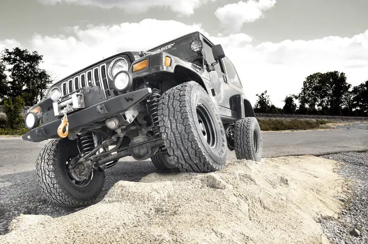 Rough Country 90730 4-Inch Lift Kit For 2004–2006 Jeep Wrangler Tj Unlimited 4Wd 1